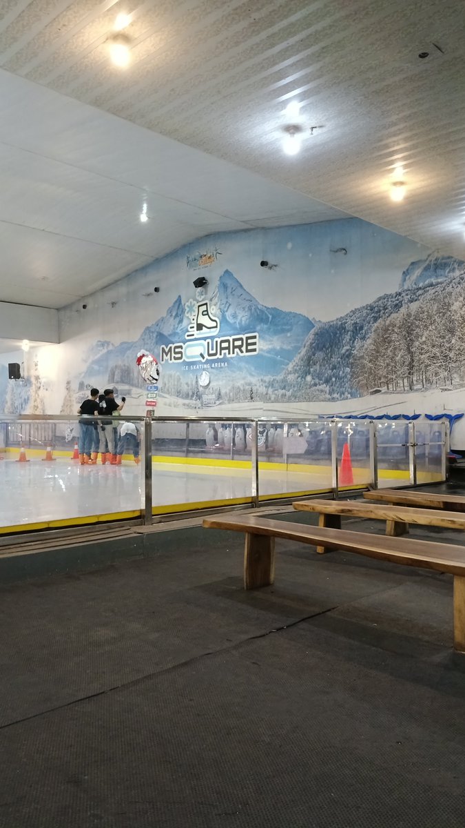 holaaamorrr's tweet photo. it was my second time, and with them (as always)🧤❄🧊🎿 https://t.co/lohtB1TiOu