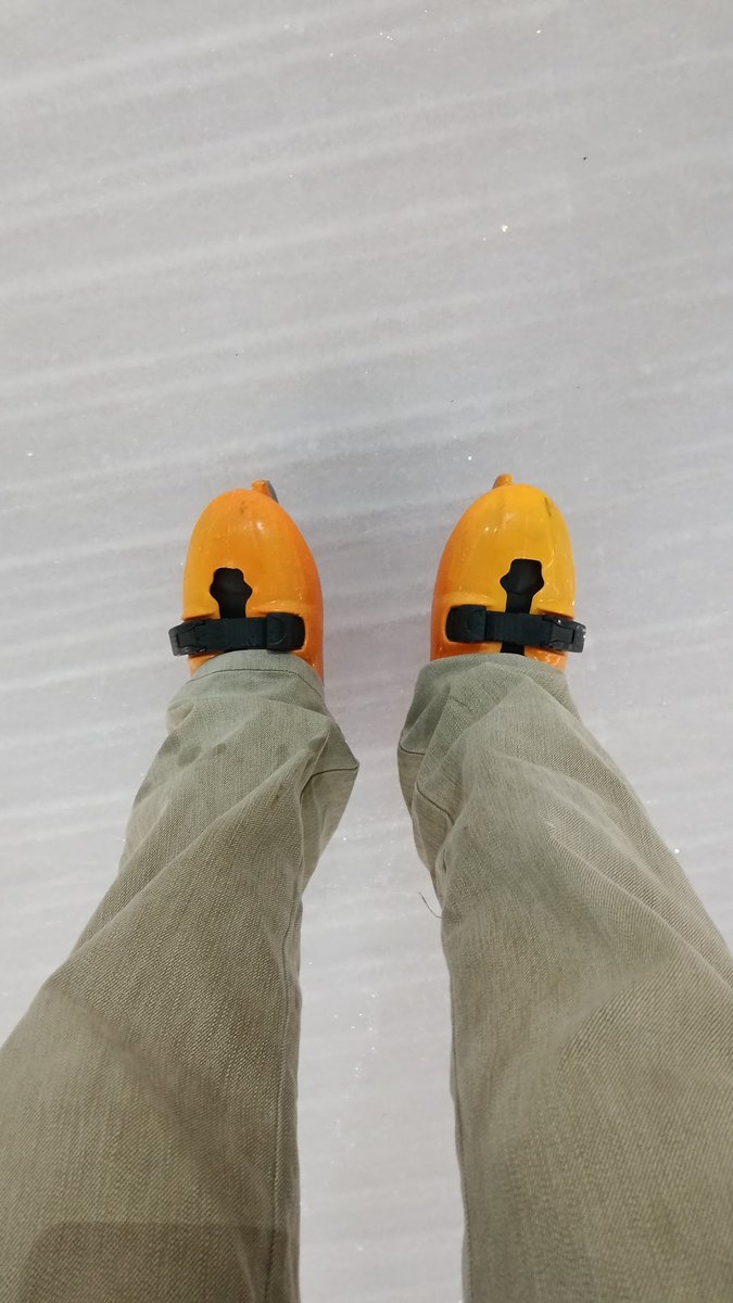 holaaamorrr's tweet photo. it was my second time, and with them (as always)🧤❄🧊🎿 https://t.co/lohtB1TiOu