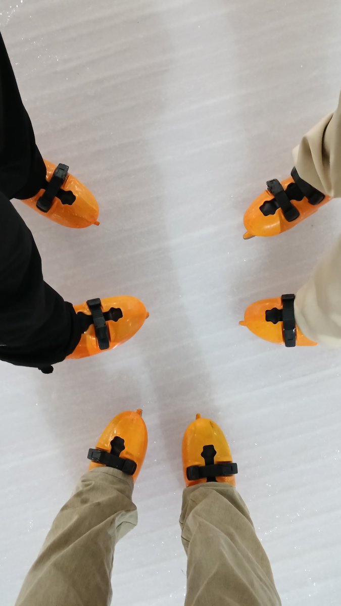 holaaamorrr's tweet photo. it was my second time, and with them (as always)🧤❄🧊🎿 https://t.co/lohtB1TiOu