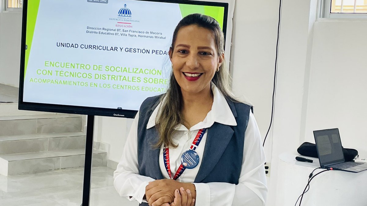 DistritoTapia's tweet photo. Unidad Curricular y Gestión Pedagógica del Distrito de Villa Tapia se reunió con el equipo de técnicos docentes, coordinada por Luisa Hidalgo. 💛

Compartieron y reflexionaron sobre los acompañamientos y seguimientos pedagógicos realizados en los centros educativos https://t.co/T7mwGap20x