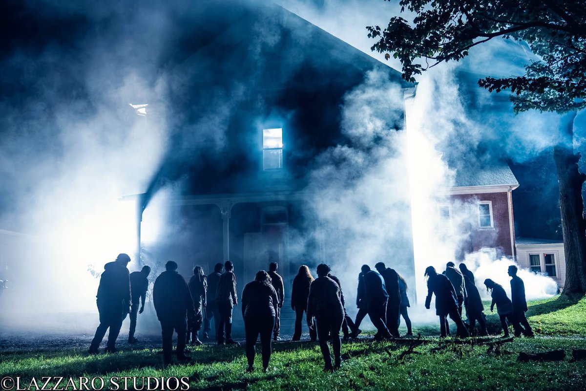 ROEnetwork's tweet photo. 👀 FIRST LOOK at several production photographs from our upcoming RESIDENT EVIL 1 prequel film, ORIGINAL SIN: Prelude to Biohazard. 🧟‍♂️

📸 @LazzaroStudios https://t.co/EUSs22u0cL