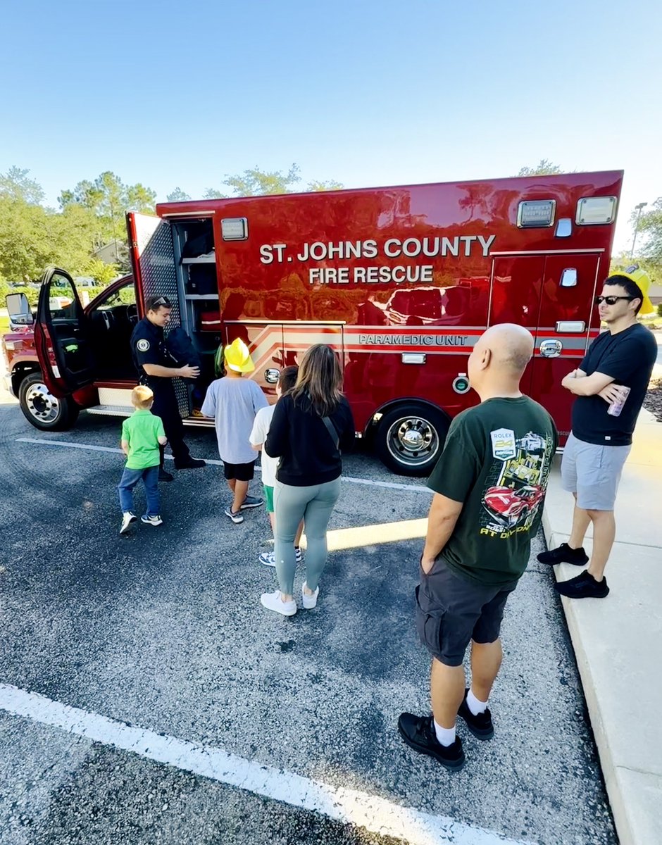 FirstFloridaCU's tweet photo. 😊💚 Thanks to everyone who came out to Money Smart Kids Day this weekend at our CR210 branch. Not only did we have the best time teaching important saving and safety skills, we had the perfect Florida fall weather! 🍁☀️

A shout out to our partners who made it all possible! https://t.co/qdAvCDWkeM