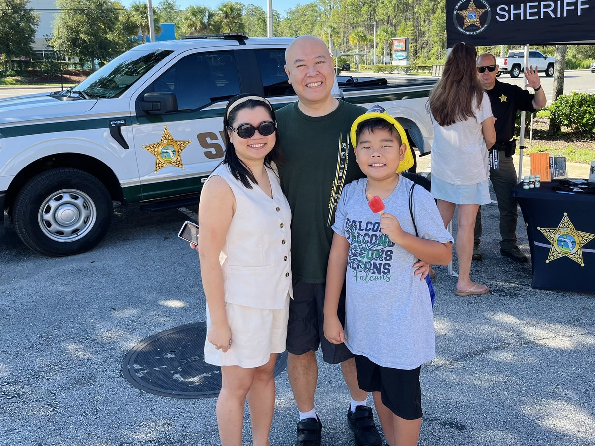 FirstFloridaCU's tweet photo. 😊💚 Thanks to everyone who came out to Money Smart Kids Day this weekend at our CR210 branch. Not only did we have the best time teaching important saving and safety skills, we had the perfect Florida fall weather! 🍁☀️

A shout out to our partners who made it all possible! https://t.co/qdAvCDWkeM