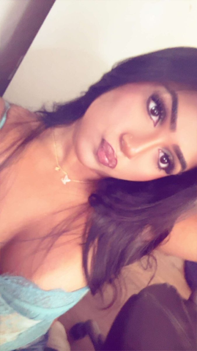 Ezyzz11's tweet photo. Here’s some selfies of my ex that she took and one that I took of her when we genuinely went to a concert. 
#cuck #cuckhold #irl #irsubmission #irlsubmissions #submission #latina https://t.co/XyE6HVfN4F