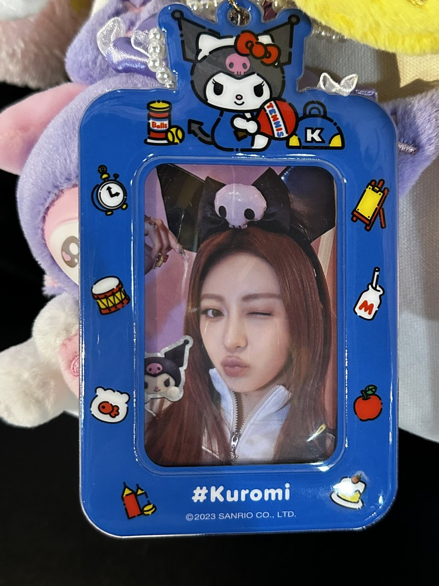 bbirdie17's tweet photo. I finally put miss jennifer and kuromi in the kuromi pc holder. They are perfect https://t.co/nfCBQG1WgR