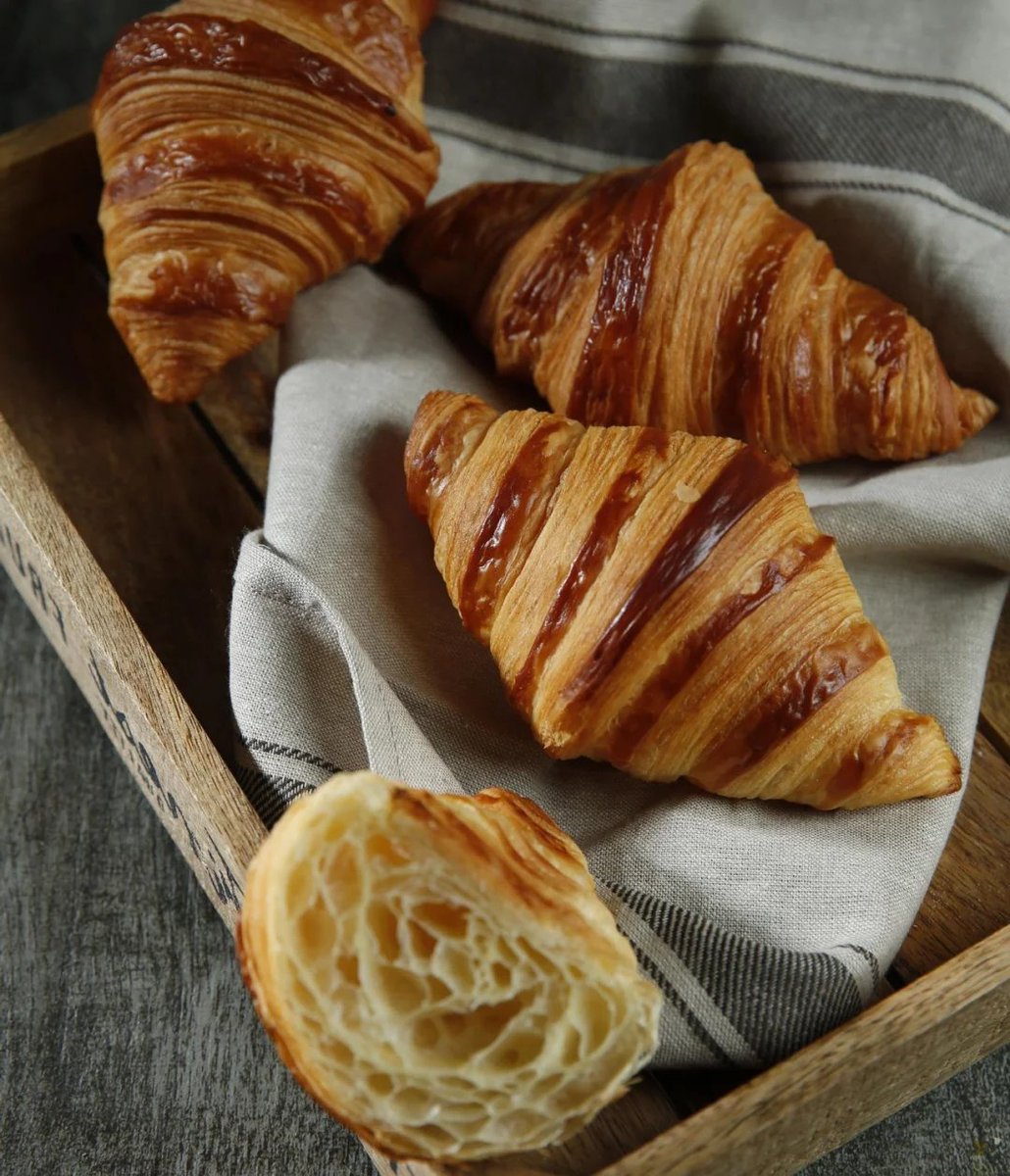 CalistaProdk's tweet photo. Just pulled these flaky homemade croissants fresh from the oven—warm, buttery, and totally worth the early morning prep!  #BakingJoy https://t.co/rBhe4f89nC