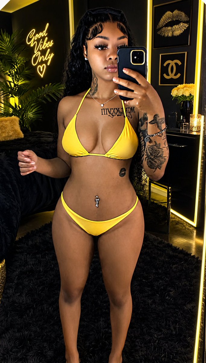 card1041836's tweet photo. Go see the baddest @prettybrookss 🖇️🤑 #tdcpromotdc #tdcteam https://t.co/7uhYqyWUH9
