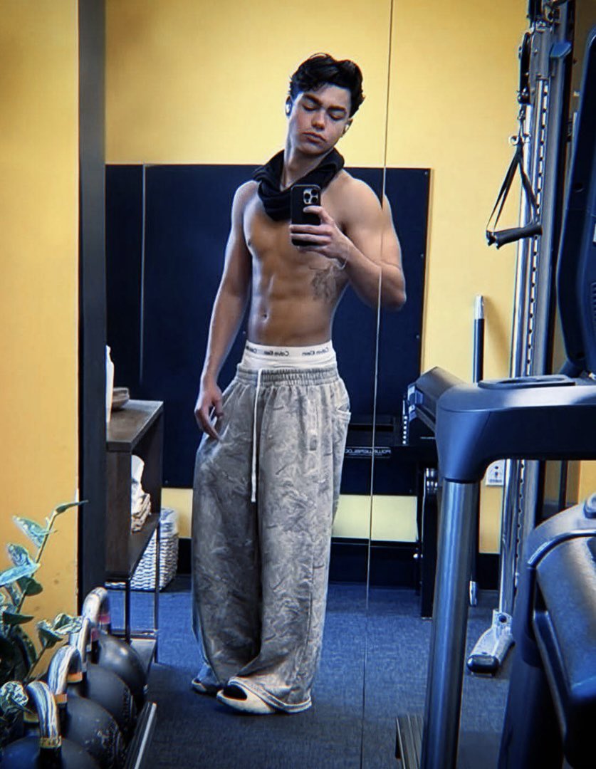MRAMERIC4's tweet photo. FACE CARD                          BODY CARD https://t.co/BSOVFHnwJk