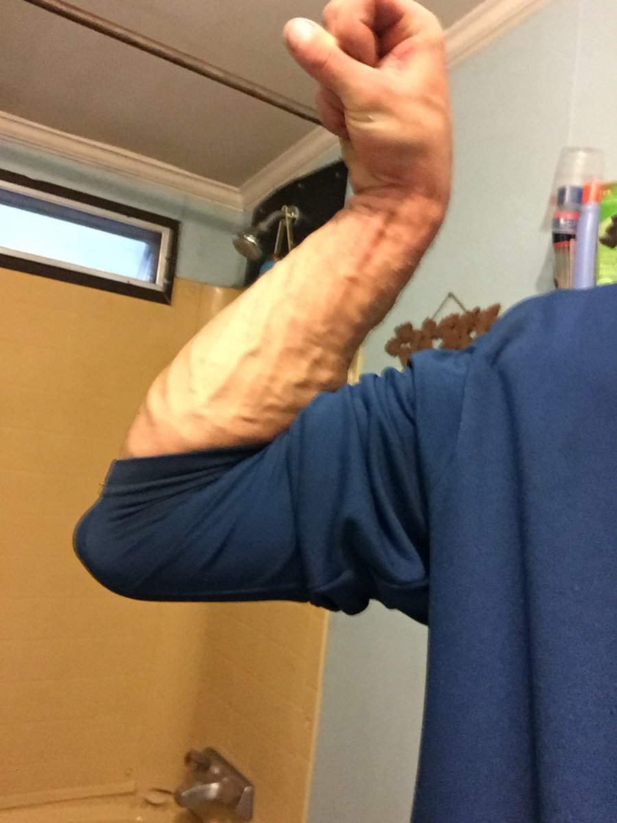 garthkerr1995's tweet photo. I miss the old younger me back when I was fit and loved being active. Now I’m just getting fatter, older and weaker by the days 🤦🏽♂️🤣 #memyselfandi #oldme https://t.co/F8iU3mCoyV