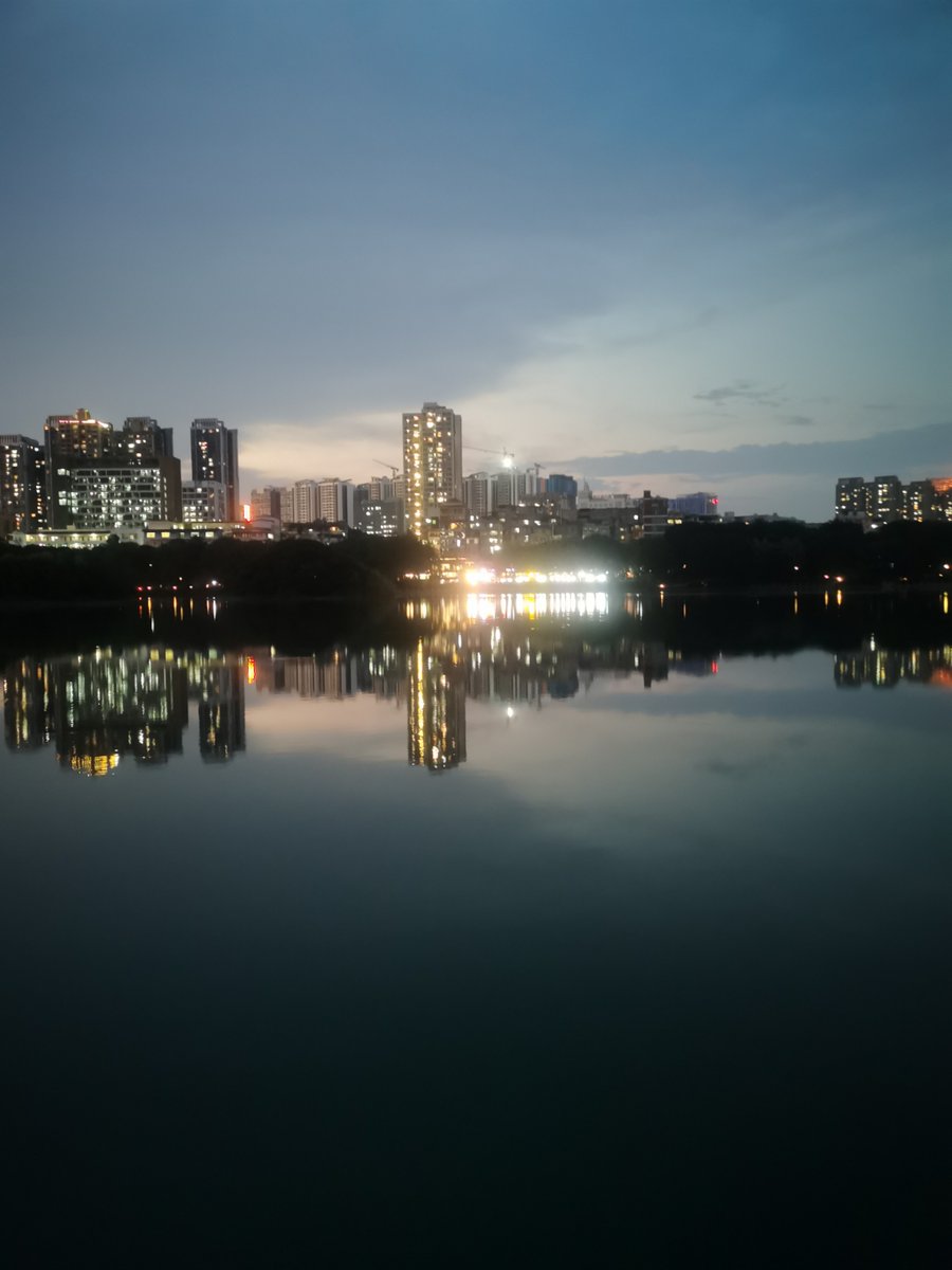 chr19965's tweet photo. The subtle silt here shows the quiet tidings of peace, and the bustling night under the starry sky is a gentle prelude to warmth. https://t.co/UKrR3VvCVd