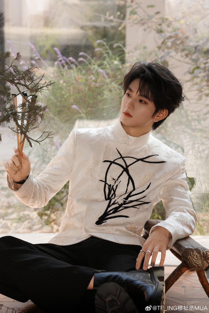 gu_zhic's tweet photo. #MUZHICHENGxLorealParis 

Thanks to L’Oréal Paris for spotting Mu Zhicheng’s spark. We look forward to more amazing moments ahead. https://t.co/f5RnBTUXl9