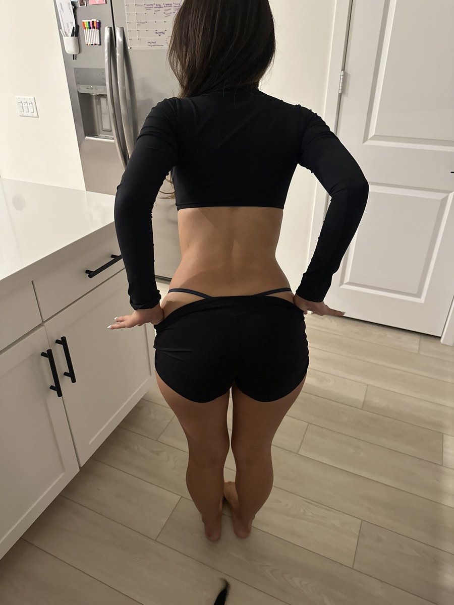 ateslialy's tweet photo. açayımmı??? https://t.co/oMFqjBtXny
