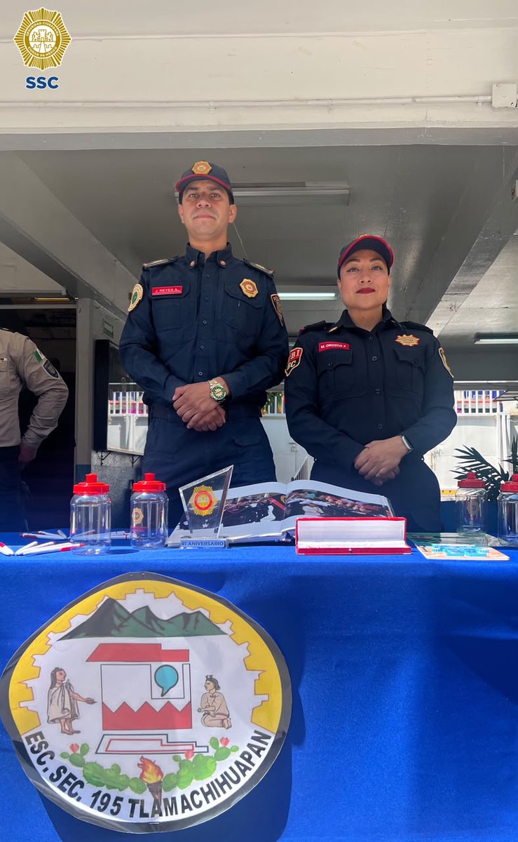 PBI_SSC's tweet photo. 🎉🏫 En el marco del 50 Aniversario de la Secundaria Diurna N.° 195 #Tlamachihuapan, en la @AlcaldiaTlalpan, la #PBI de la @SSC_CDMX participó en una #FeriaDeSeguridad con actividades y juegos a través de su #StandInformativo. https://t.co/CNSnt7m1O6