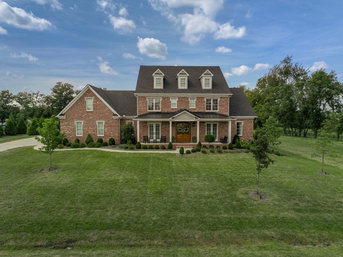 bluegrassSIR's tweet photo. 136 Doe Valley Lexington, Kentucky, 40515
$1,995,000 #bgsir https://t.co/91GxnFVo49 https://t.co/fmw4OKI3hd