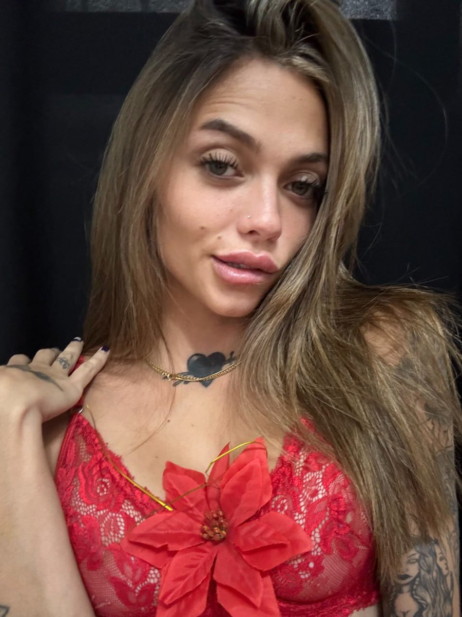 itsofiaalvarez_'s tweet photo. The things i’d do to you! 😤 Yessssssssss 🥵 https://t.co/4qdCNSm7W1
