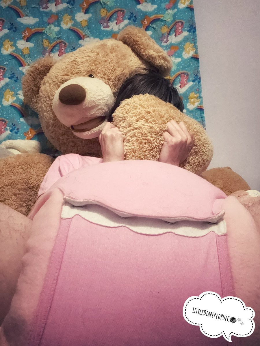 Littlediaperedc's tweet photo. When mommy loves pink you tend to wear it a lot 😖 but not being able to walk… makes me so baby brained 😖 https://t.co/O4faXe15lh