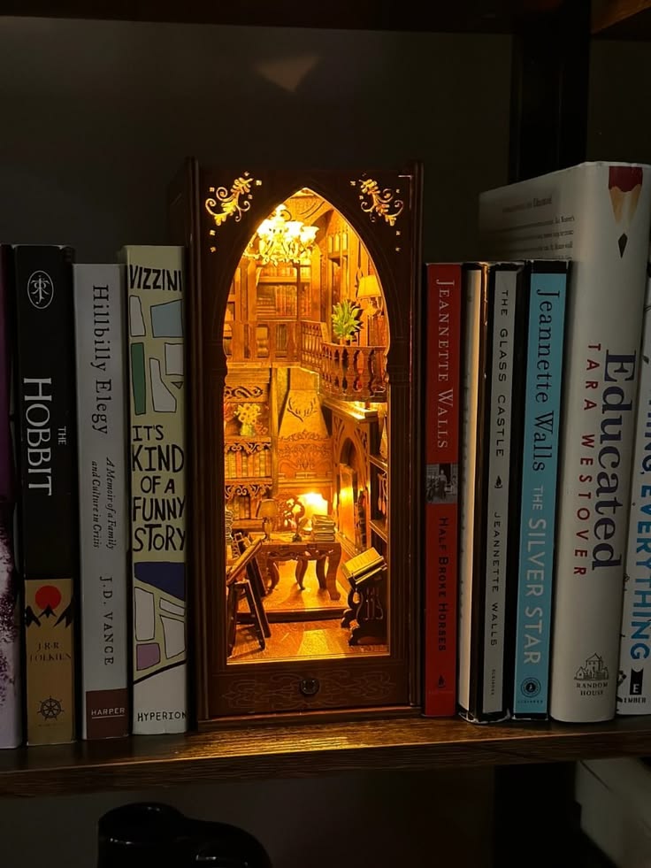 Lauofserenity's tweet photo. need this on my bookshelf https://t.co/FwZIYjLccV