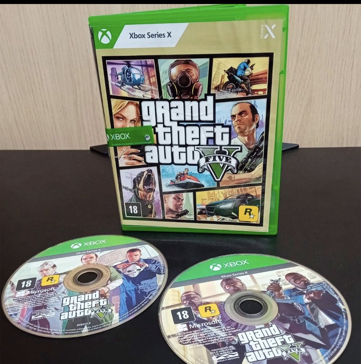 Pirat_Nation's tweet photo. Microsoft’s next Xbox, Project Helix, could keep physical discs alive.

New reports claim the console may have a disc drive and support physical games from the original Xbox, Xbox 360 and Xbox One. You could potentially bring your old disc collection to the next Xbox instead of buying those games again digitally. 

Microsoft has confirmed that Helix is being developed and that it wants games from four generations of Xbox to remain playable for years

There have also been reports that Microsoft is asking Xbox users how important physical-disc support would be for the next console.