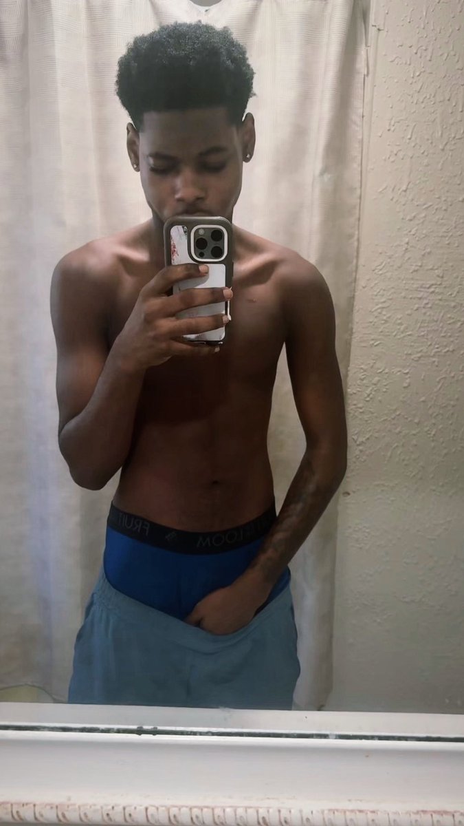 Unknowed03's tweet photo. #fypシ゚viral #darkskin https://t.co/lMS7M6SIgQ
