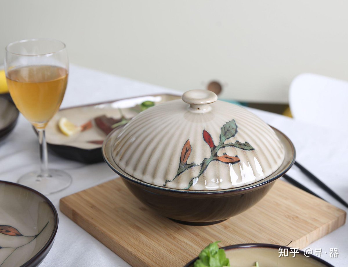 chr_sac8430's tweet photo. A fresh Chinese rice bowl scene with subtle elements that hint at the unique characters 盅刚稻囟刻, full of cozy rural vibes. https://t.co/l34fPulox8