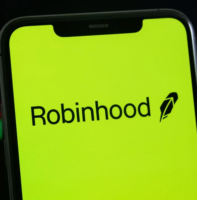 BitcoinArchive's tweet photo. JUST IN: Robinhood daily crypto trading volume up 24% in September vs. prior month 🚀

$7B at Robinhood and $10B at Bitstamp until Sept. 24

Retail and institutional volumes are picking up! https://t.co/xl5dxc3zmB