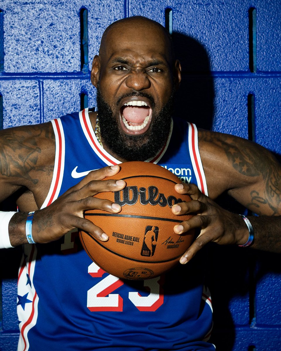overtime's tweet photo. LeBron really went off this media day 😮‍💨 (via Emilee Chinn, David Dow/Getty) https://t.co/z2oTazUI7v