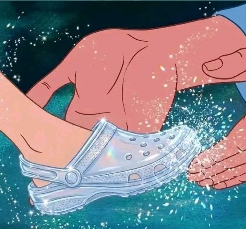 __Poo_kie's tweet photo. Cinderella if she was Gen Z https://t.co/0gBRp95e4C