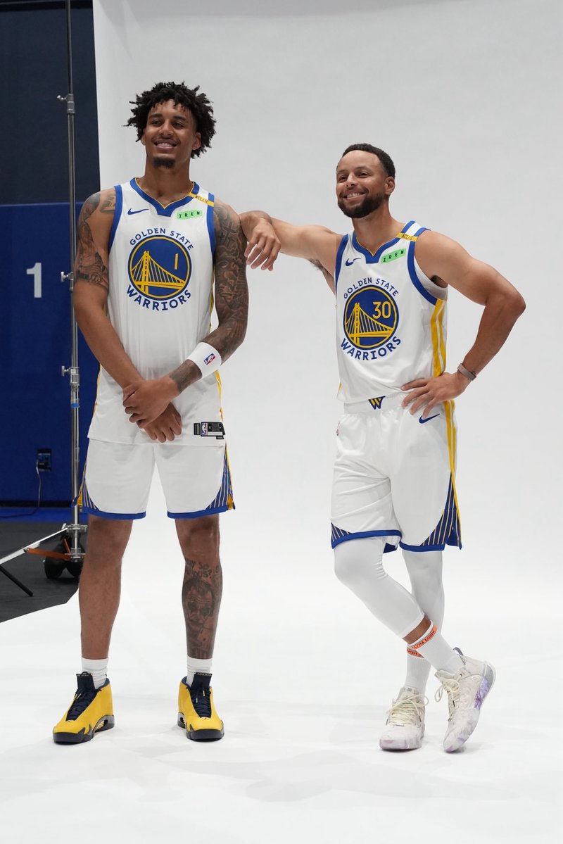Mi_R_e_x's tweet photo. We are so back
#mediadayNBA
@warriors https://t.co/BhwjCxwkCQ