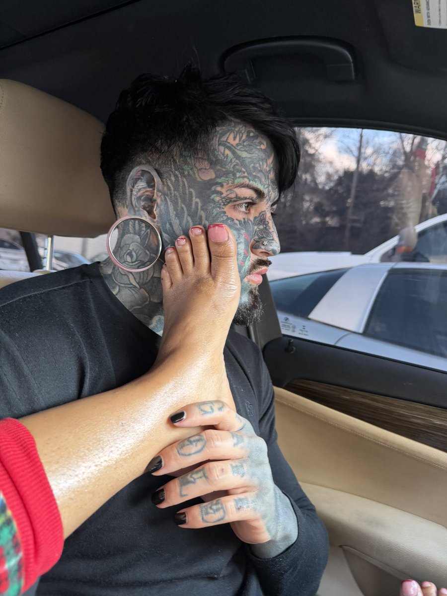 tattedgoddd's tweet photo. love pretty feet on my tattooed face #highlight #trending #atl #new #fyp #black https://t.co/SVeZ6BwZAv
