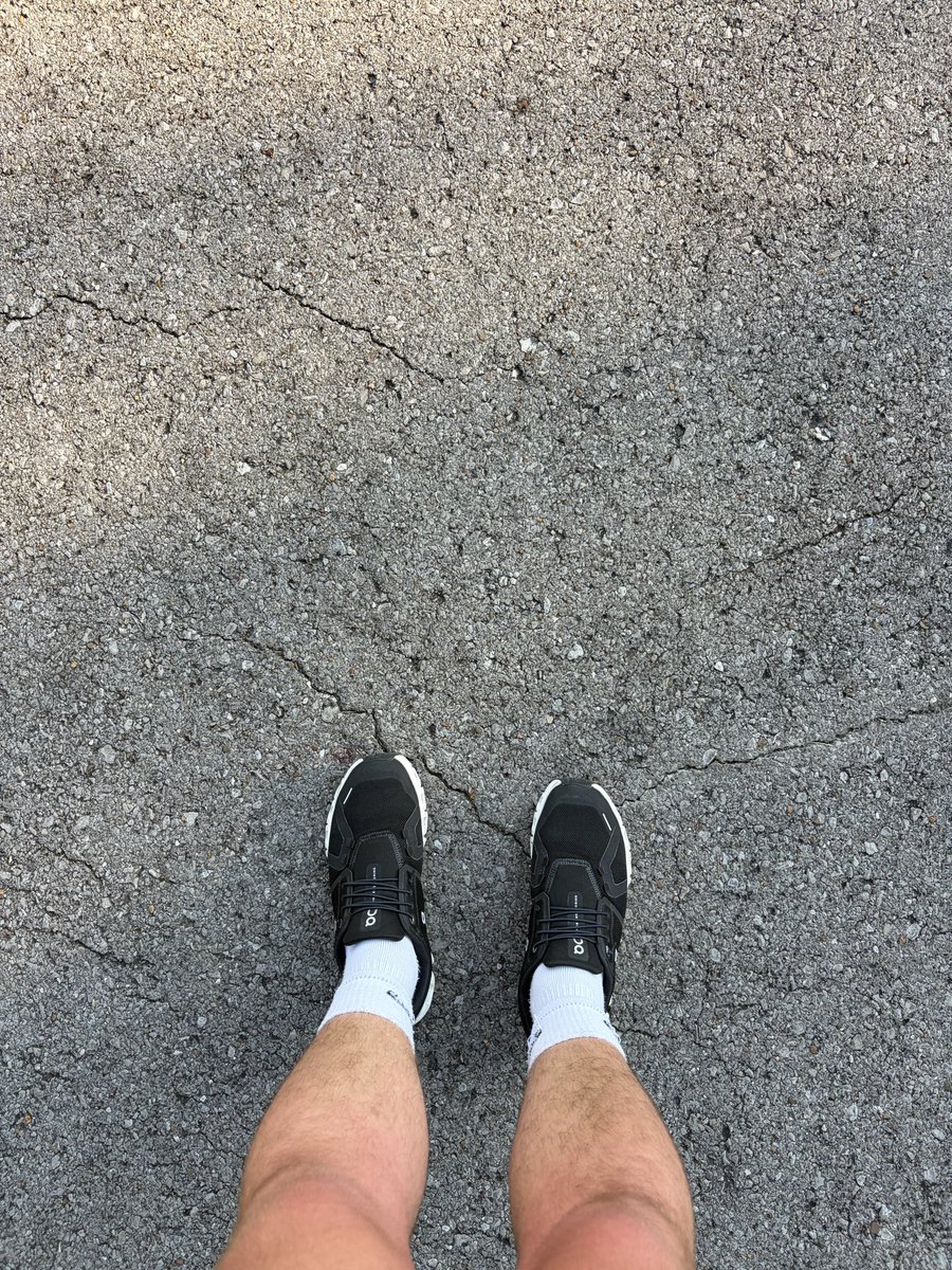 unknownguytn's tweet photo. hot and sweaty 🥵 

#guyfeet #socks #whitenikesocks #gay #bi #nsfw #content #sugardaddy #chubby #of #nashville #chubbychaser https://t.co/pzawDXD0Lf