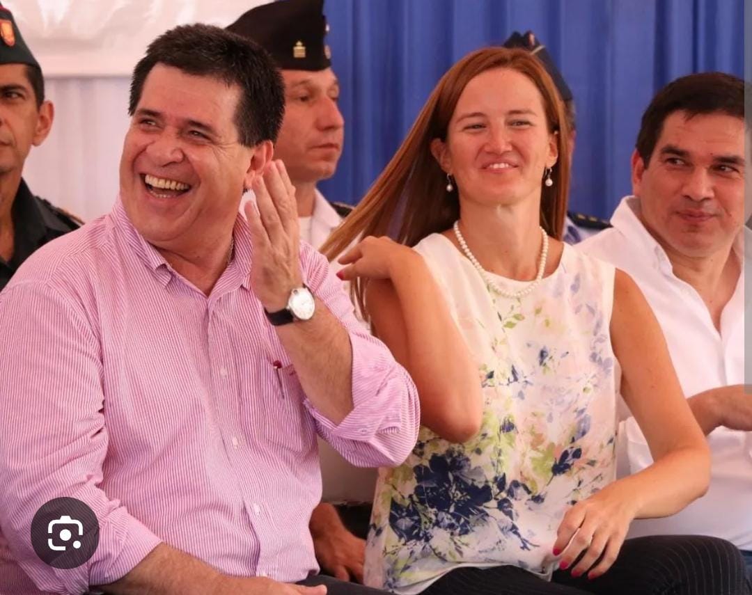 AFarnieri's tweet photo. @PYMALAZ @AsuncionMuni Vuelvo a aclarar..para q no haya *ningúna duda de complicidad alguna..* demás está aclarar que cuando ese entonces, no existía el narcocartismo. Eso existió solo antes y despues de esas tomas fotográficas. *No durante...*.. https://t.co/rES2ReSQKX