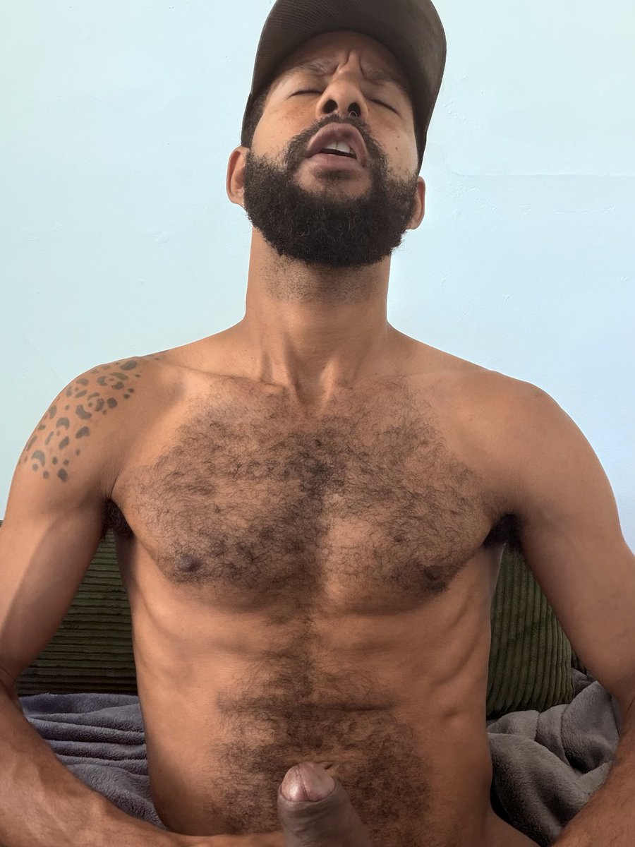 Shakespearscock's tweet photo. 😌 This Heat Makes Me Horny 🥵 https://t.co/mlUjPGAJaS
