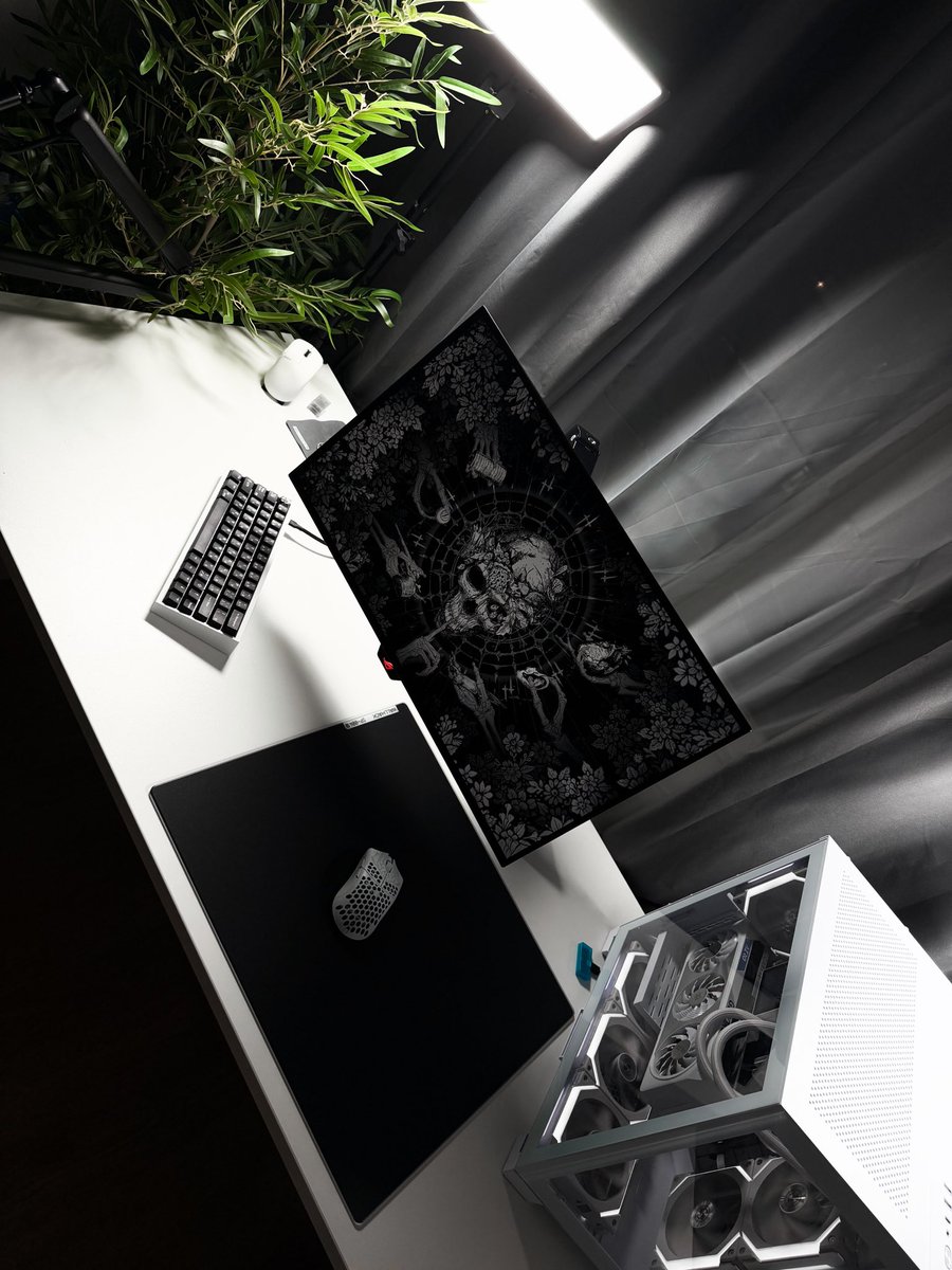 xstrrl's tweet photo. saturday vibes 

#desksetup https://t.co/qDsIkh3uXP