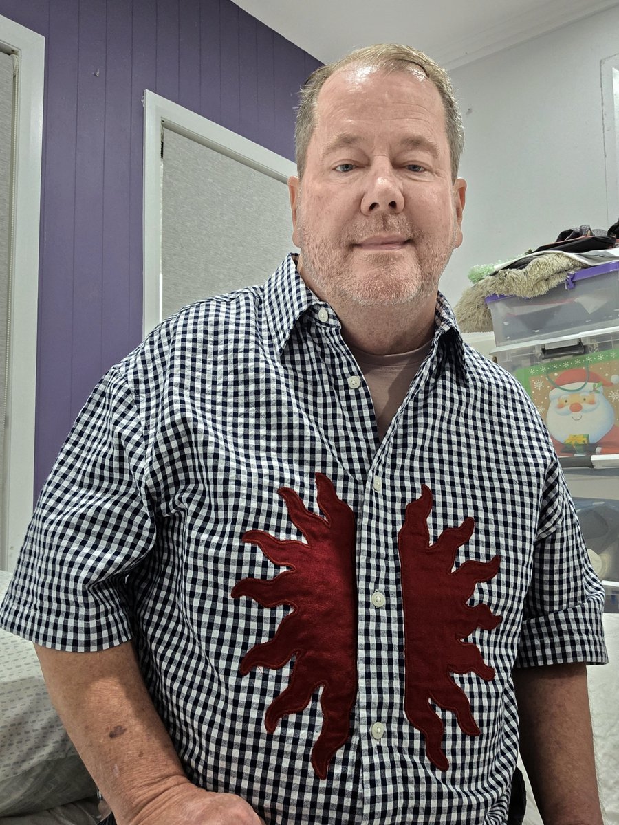 oneplanetmikey's tweet photo. My new shirt game is strong. Teamed with slate grey corduroy shorts and blue suede sneakers. https://t.co/GOwaLe7iBA