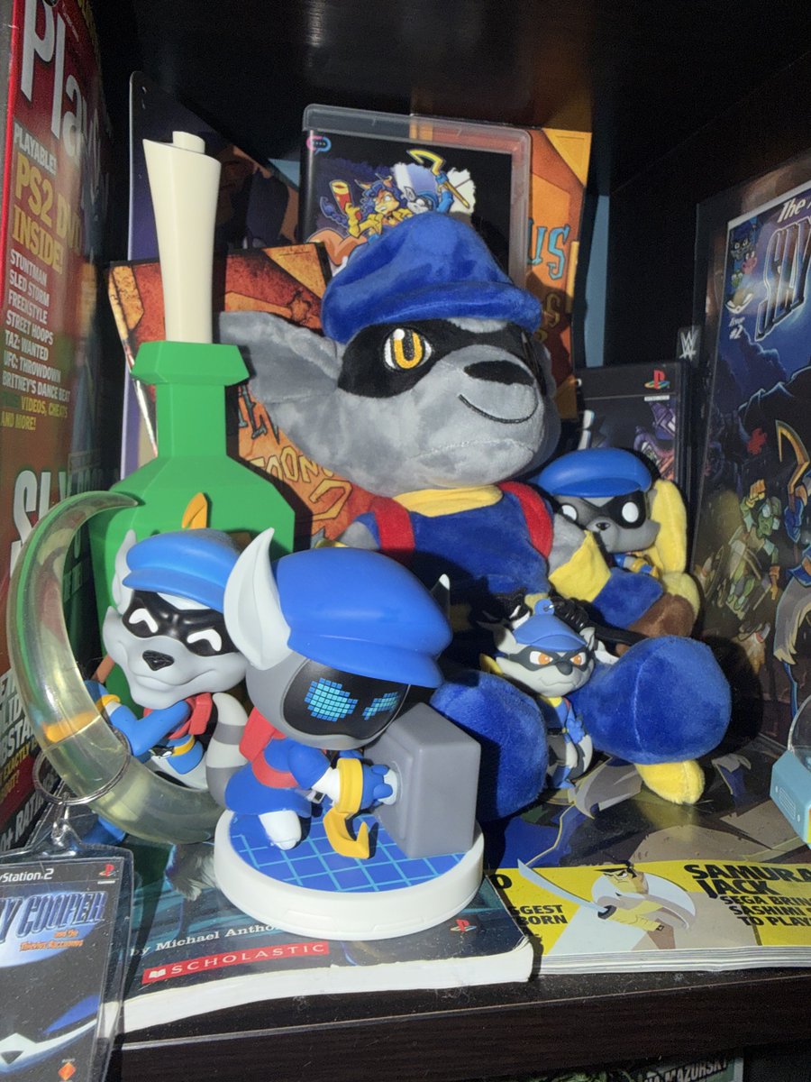 sleepyguymike's tweet photo. I understand if you gave up hope for a new sly game &amp; you’re mad/upset at Sony for moving towards digital only, but please don’t comment underneath my posts with negativity telling ME to give up on Sly, cause I never will, I’ll always be a fan &amp; I’ll always want a new game. 🙏🏾💙 https://t.co/UdBK8kb1f6