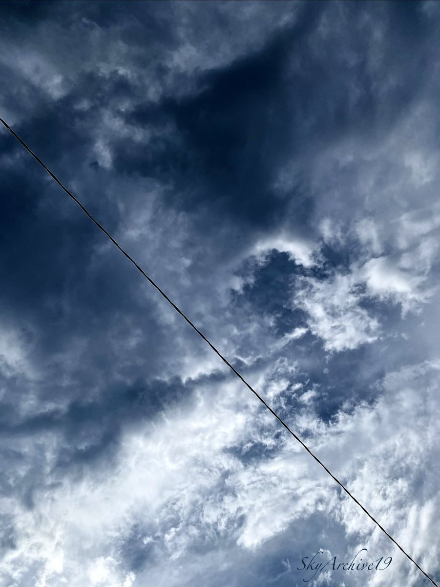 SkyArchive19's tweet photo. Sky Stories 

📸
before / after ✏️ https://t.co/iFQ1a0B1JU
