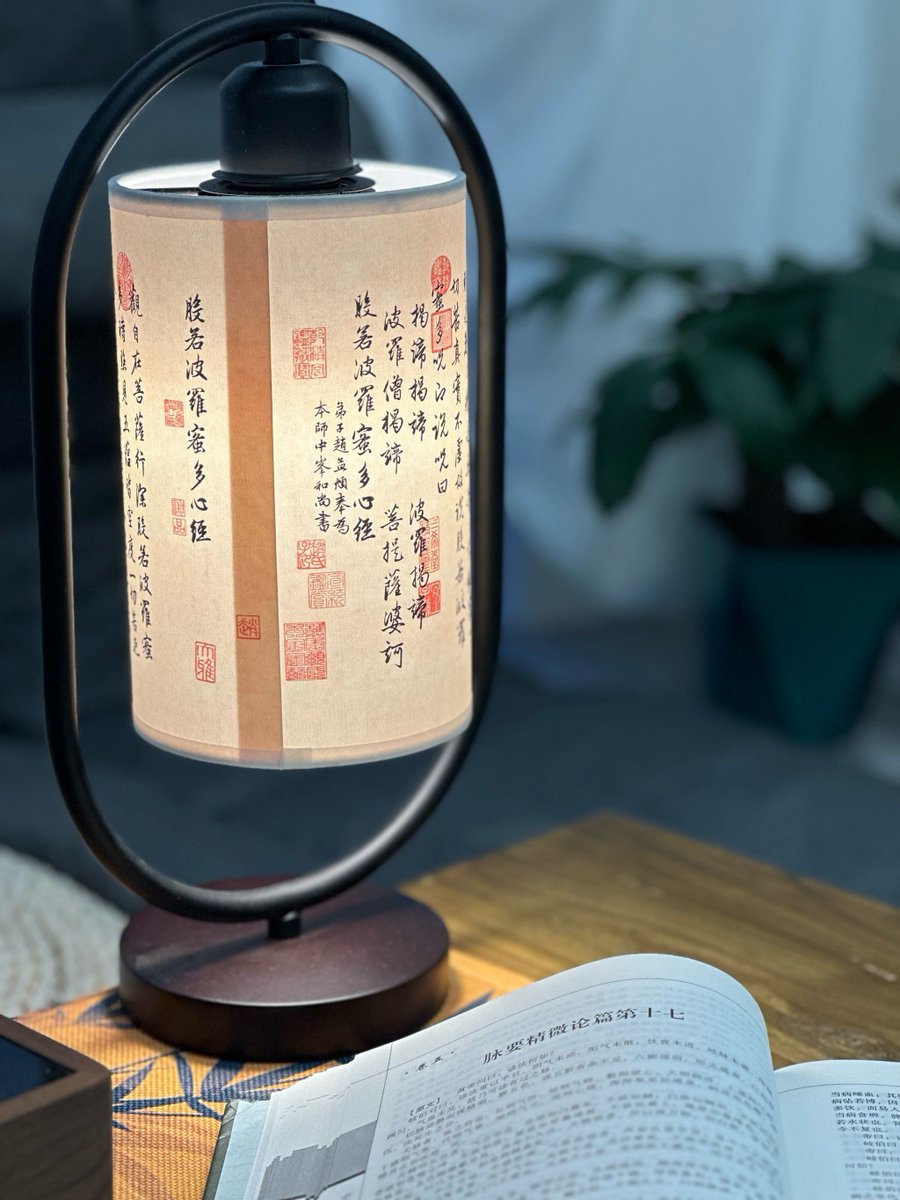 ervrm7115's tweet photo. [A cozy encounter with Shi Tu Mi vibes, every small moment feels so warm!]， https://t.co/ckeElxFjf8