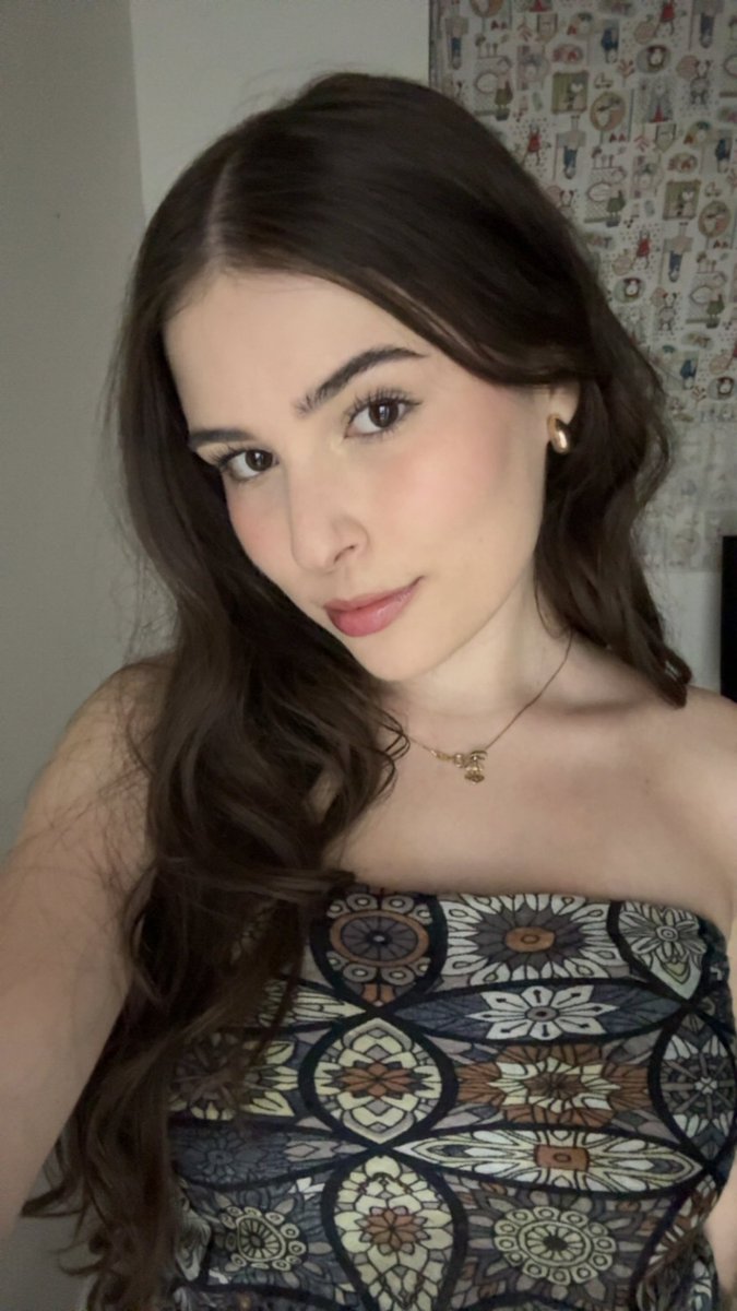 hellyys2's tweet photo. eu // minha colinha

pode latir incel do twitter eu deixo https://t.co/7UNZEoKZje