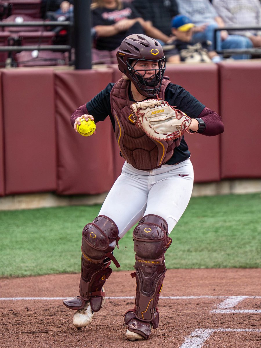GopherSoftball's tweet photo. Locking it down @Cjsoftball34 🔒

#GSB | #SkiUMah https://t.co/8L87QLqebU