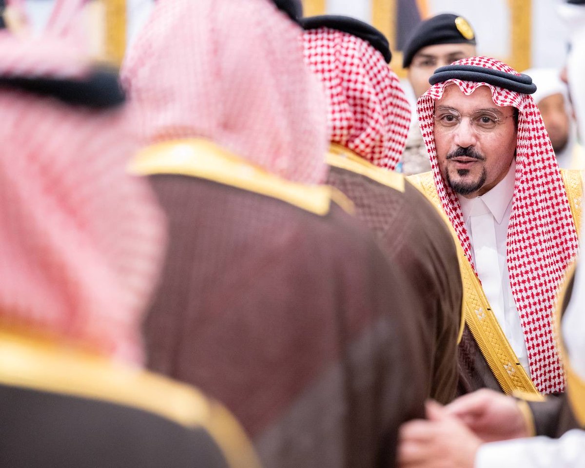 EmarahAlQassim's tweet photo. شهد الاحتفال إقامة ندوة بعنوان «طاعة ووفاق وبيعة في الأعناق»، شارك فيها عدد من المتخصصين.. 

سمو #أمير_منطقة_القصيم بحضور سمو نائبه ، يرعى حفل إمارة المنطقة باليوم الوطني، والذي أقيم بقصر التوحيد بمدينة بريدة . https://t.co/Xp656T4CcE