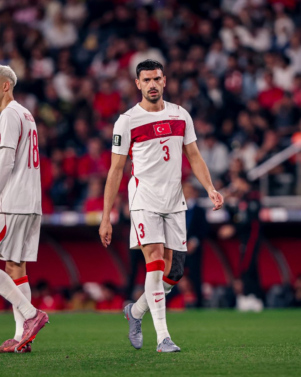 onedio's tweet photo. Merih Demiral:

“Tüm halkımızdan özür diliyoruz. Bütün sorumluluk bizim.

Bize yakışmayan bir mağlubiyet. Utanç duyuyoruz.” https://t.co/1A6EOvbimw