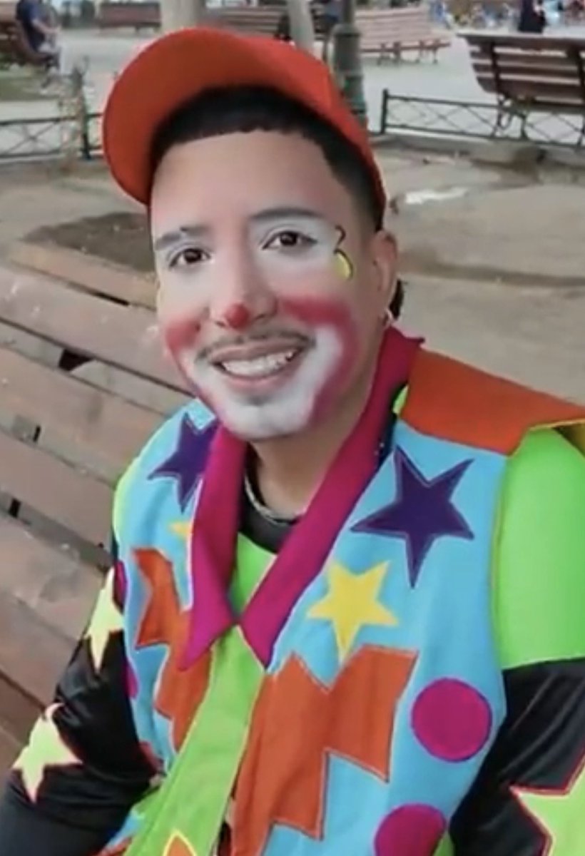 24LMSB_'s tweet photo. @BogotaMagAvax Que bien, ya porfin west actualizo a un robot mejor, porque este que tenia antes ya no volvio a prender https://t.co/b5ZIbzlk1h