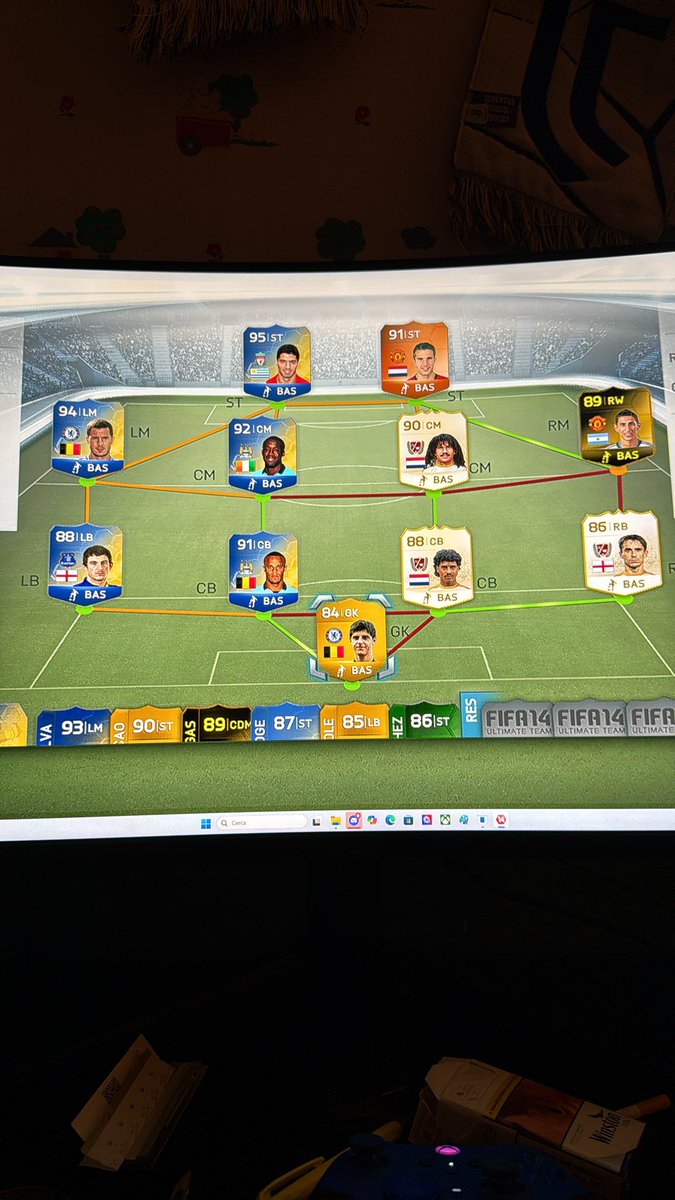Vins_mclius's tweet photo. 2026 playing online on Lukas Server with this awesome team. 
What time to be Alive 
#fifa14 #legend #Gullit #nostalgia https://t.co/cL1CoWLaLV
