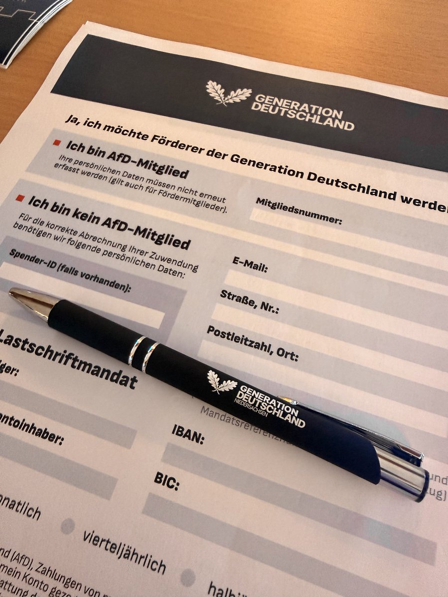 reinhild_goes's tweet photo. Starkes Wochenende bei der AfD Niedersachsen! 💪

Wir von der GD Niedersachsen konnten zahlreiche neue Förderer gewinnen. Danke für eure Unterstützung und an mein Team vor Ort! 🔥

Unser Land, unsere Zukunft! https://t.co/2s4XfBFHYj