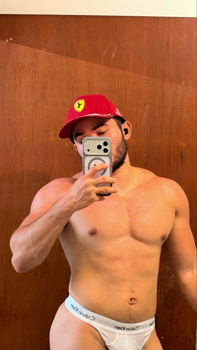 eddcos's tweet photo. Body like coffee  ☕️ 

HOT AND STRONG 💪🏻 https://t.co/HBMuCtALGU