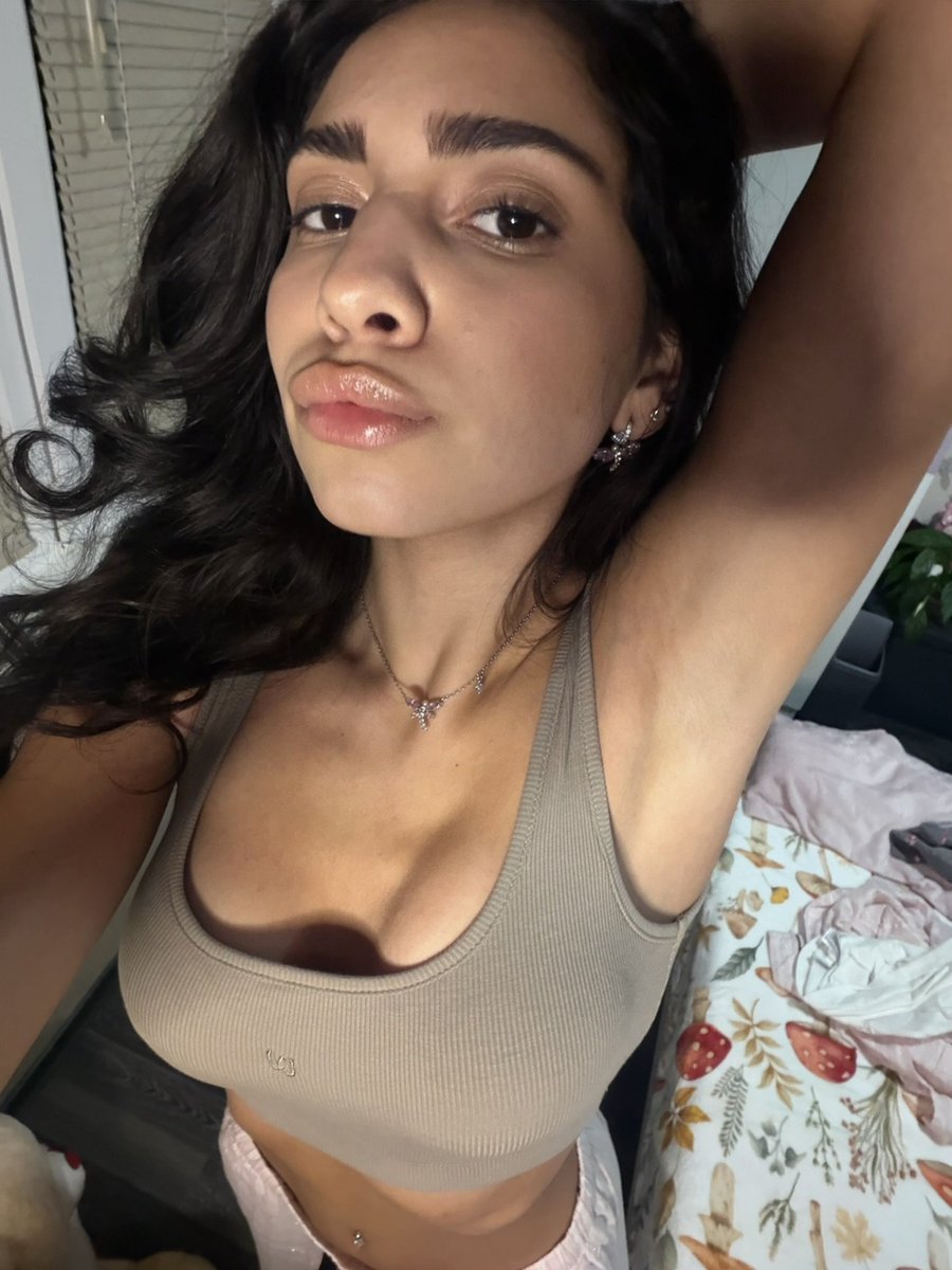 savannahgr67's tweet photo. Just back from a party....... Cucks wanna sniff https://t.co/yD7mWKvVqF
