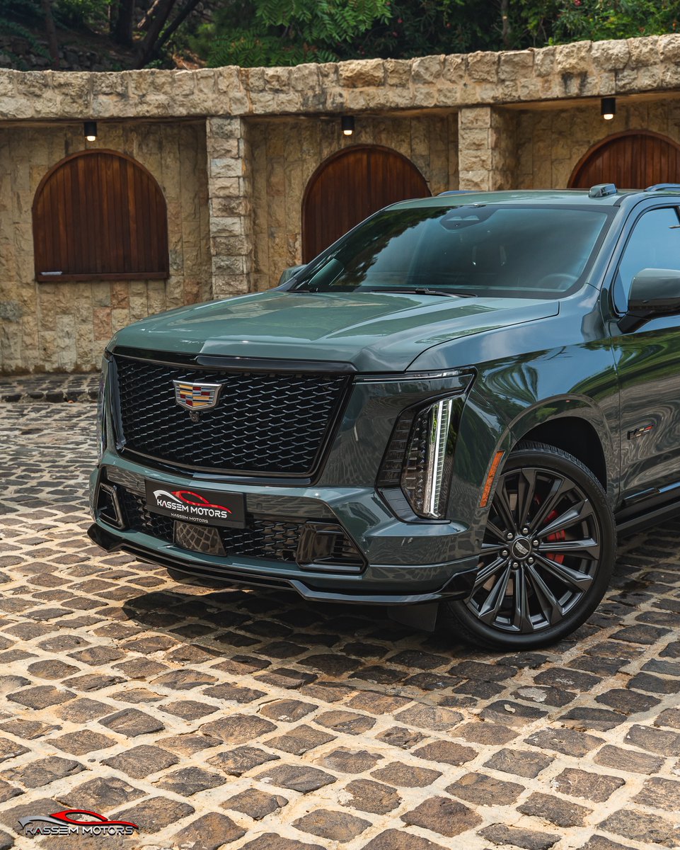 nocarcontext's tweet photo. Cadillac Escalade-V 💚💚 https://t.co/AOeZiJ7SxJ