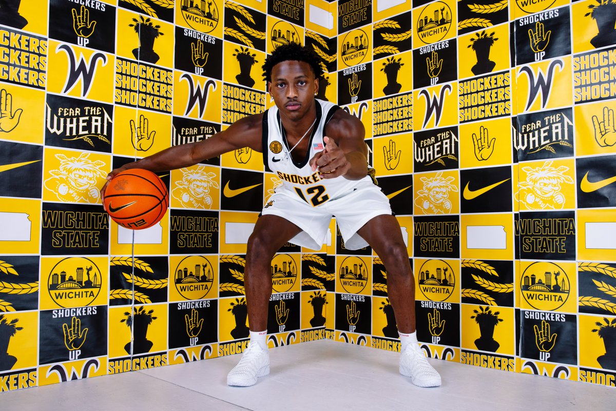 MilesSelect's tweet photo. Damon Miles, a top 150 recruit in the nation, has committed to Wichita State.
#GoShockers

@BJenkins247 @djones8301 @NxtProHoops @GHAHoops @MattReynolds___ @GASOLyndon @jeurey1962 @djones8301 @JamieShaw5 @VPYEHouston @VerbalCommits @JackRiley323 @CLFBBBC @MilesSelect https://t.co/fpQELlme0Z