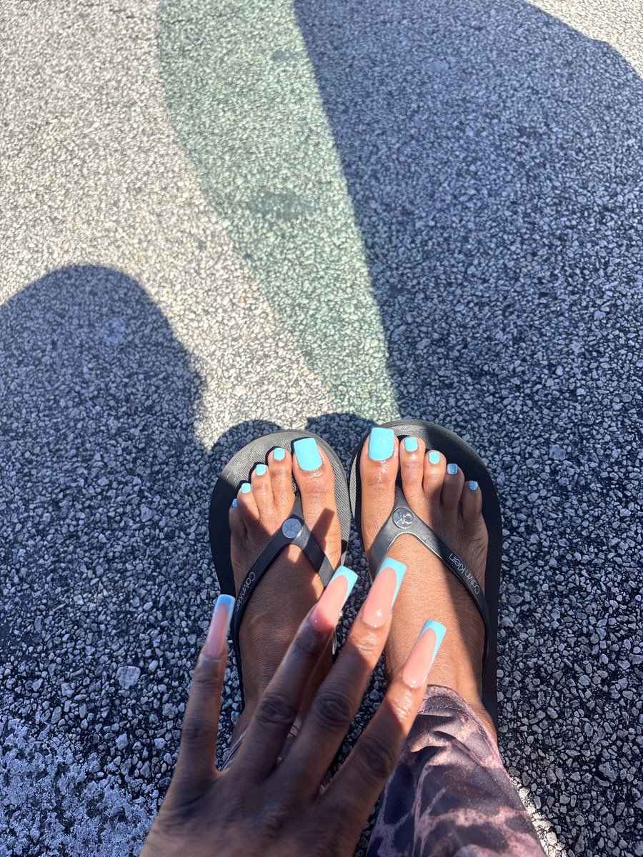 Tinatoes29's tweet photo. New nails and toes 🩵🩵🩵🩵 #atlfeet #ebony https://t.co/juWpq9IHWj