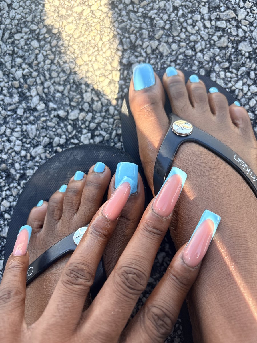 Tinatoes29's tweet photo. New nails and toes 🩵🩵🩵🩵 #atlfeet #ebony https://t.co/juWpq9IHWj